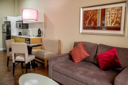 Hawthorn Suites by Wyndham McAllen - image 6
