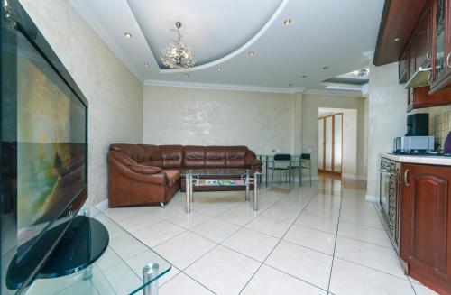 Two Bedroom Apartment on Kreschatik, Kyiv center with great view