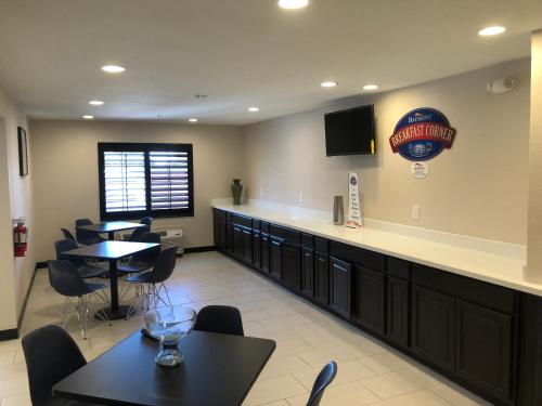 Ételek és italok, Baymont By Wyndham Phoenix I-10 Near 51St Ave in West Phoenix