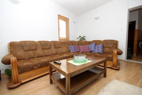 Three-Bedroom Apartment with Terrace and Sea View room in Apartments by the sea Kneza Korcula - 9164