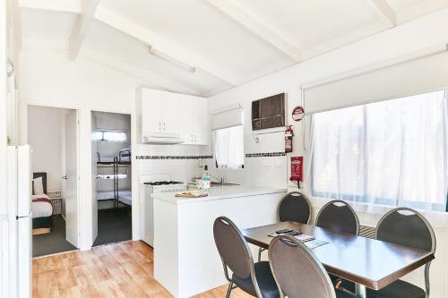 Anglesea Family Caravan Park Room Type - Family Room