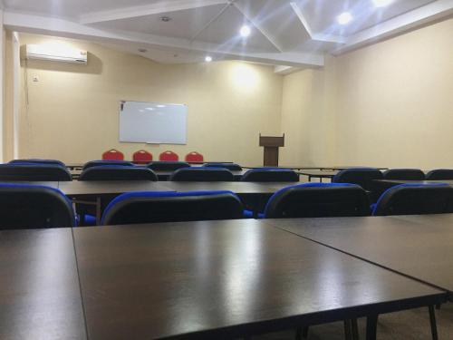Al Farabi Hotel