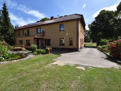 Einladende Ferienwohnung in Zweedorf mit Grill in Zweedorf, Deutschland