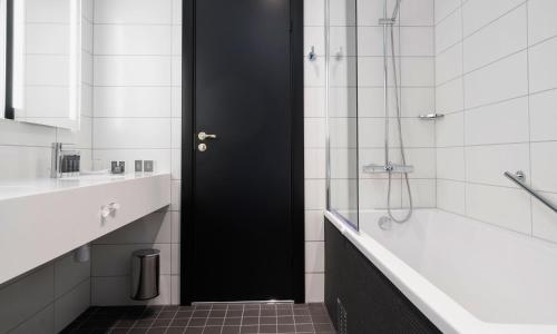 Thon Hotel Bergen Airport - image 12