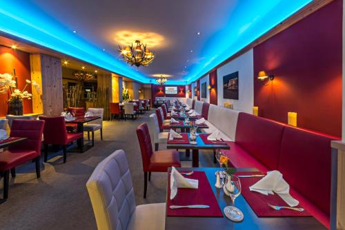 Restaurant, Hotel Drei Loewen in Munich