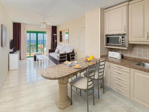 Regency Torviscas Apartments and Suites - image 11