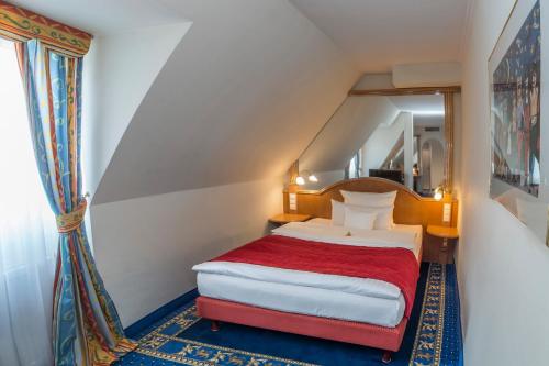 Standard Single Room image 5