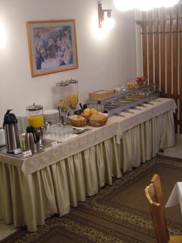Helios Apartman Hotel - image 9