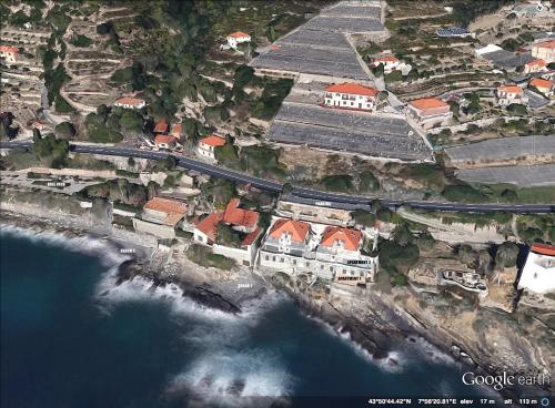 Seaside holiday apartment - unique location