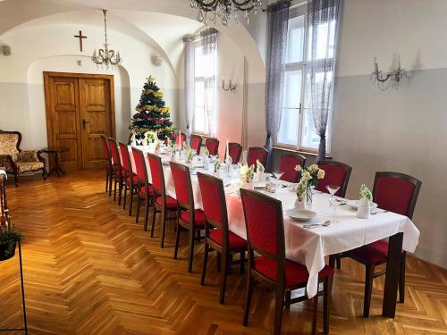 Restorāns, Penzion Klaster in Trebenice