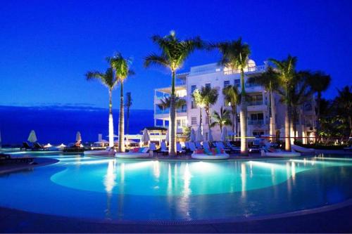 Hotellet från utsidan, The Palms Turks and Caicos in Providenciales