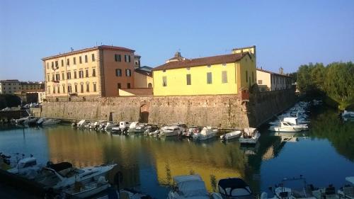  Dogana d'Acqua Rooms & Art, Pension in Livorno