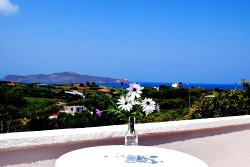  Peace, comfort and spectacular sea view,2 in 73100 Kalamaki