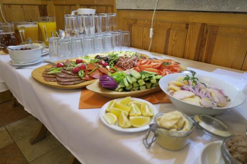 Ēdiens un dzērieni, Rácz Fogadó Kisoroszi in Kisorozi