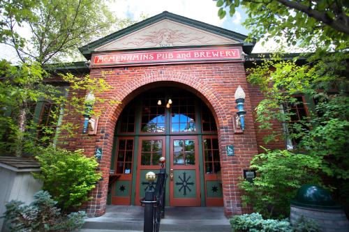 McMenamins Old St. Francis School Bend