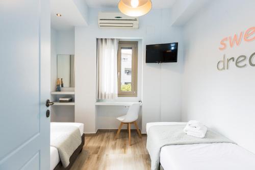 Two-Bedroom House image 8