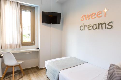 Two-Bedroom House image 7