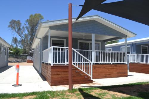 Yarrawonga Holiday Park Room Type - Three-Bedroom Villa Yarrawonga Holiday Park Room Type - Three-Bedroom Villa