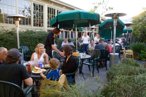 McMenamins Kennedy School