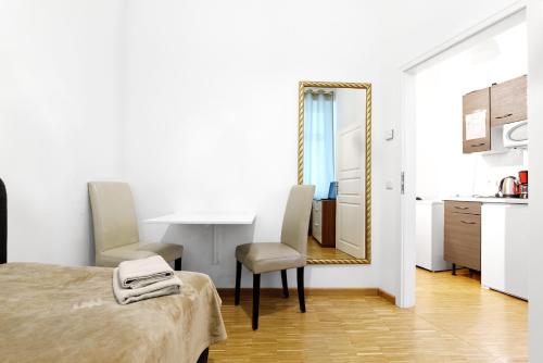 Grand Central Mitte Apartment - main image