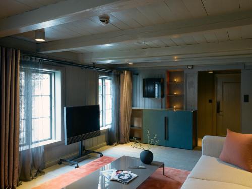 room detail thumbnail 1