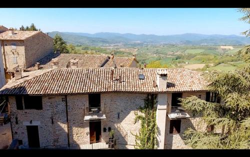  The Apartments Montone, Pension in Montone