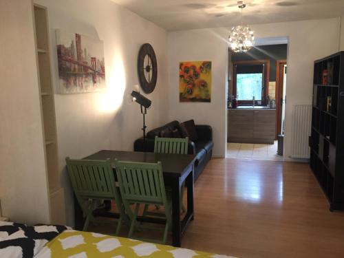  Studio indépendant RDC maison de ville Bruxelles in Brüssel