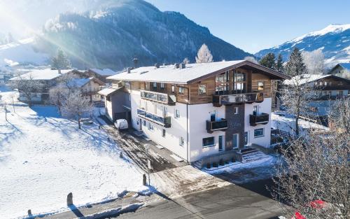 Our's Living - modern Apartments with Sauna near Kitzbüheler Alpen ski lift