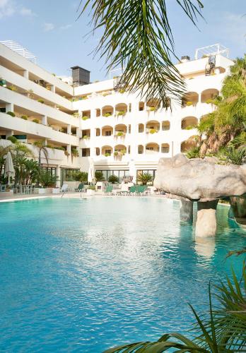 Apartamentos Guadalpin Boutique - 숙소 외관
