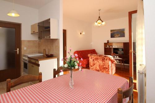 Apartment Ljubica - image 3