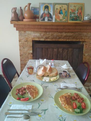 Essen und Erfrischungen, Guesthouse Mirabela in Shekvetili