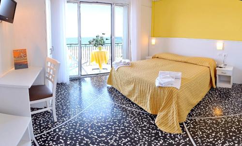 Double or Twin Room with Balcony and Sea View