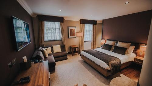 Busby Hotel - image 7