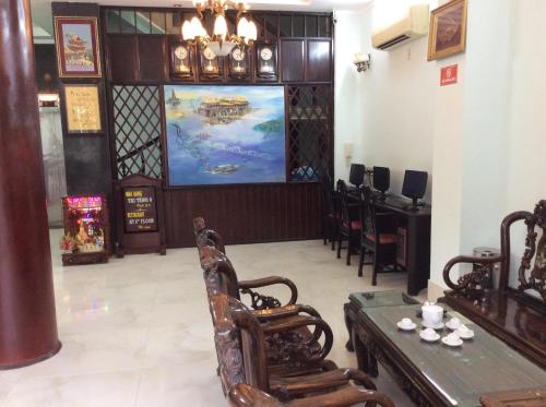 Shared lounge/TV area, Thai Binh 2 Hotel near Hue War Museum