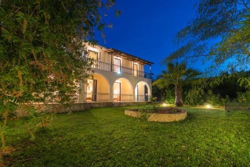 Garden, Helen & Theo Studios in Zakynthos Island