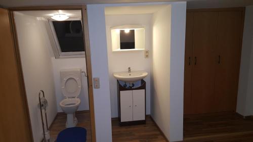 Apartment With Shared Bathroom