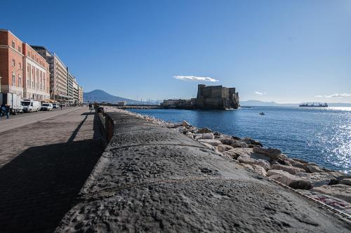 Chiatamone Seaside Suite, Naples (photo 5)