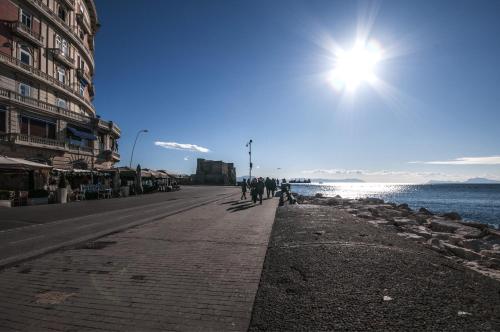 Chiatamone Seaside Suite, Naples (photo 6)