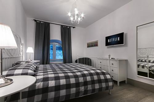 Chiatamone Seaside Suite, Naples