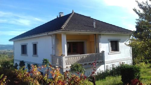 Villa con piscina en Pantòn Ribeira Sacra Galicia Ideal para familias