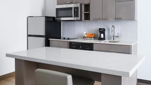 ห้องครัว, ไฮแอท เฮาส์ วอชิงตัน ดีซี เดอะ วาร์ฟ (Hyatt House Washington Dc The Wharf) near สวนยูไนเต็ดสเตท