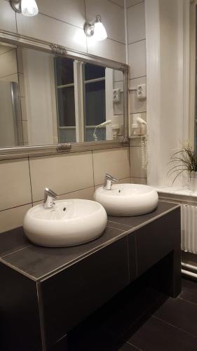 Centralstationens Vandrarhem - Hostel Room Type - Basic Triple Room with Shared Bathroom
