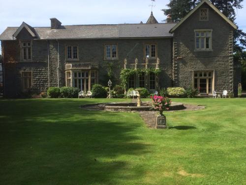 Viesnīcas āriene, Llangattock Park House in Llangattock