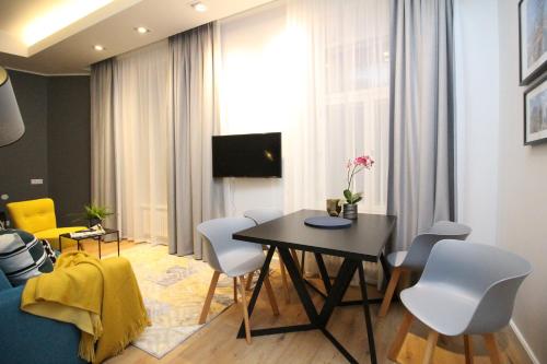 One-Bedroom Apartment B31 image 5