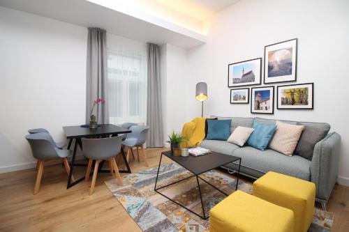 Two-Bedroom Apartment C33 image 3