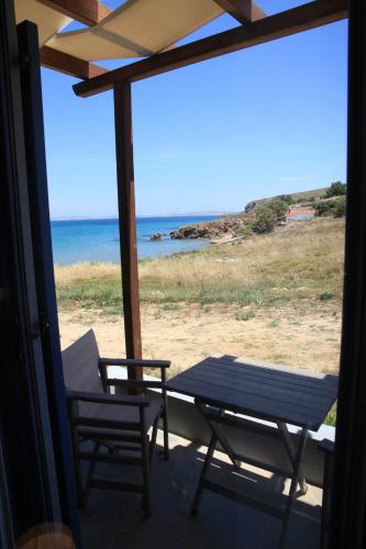 陽台/露台, Fanaraki Beach Studios in 莫德羅斯