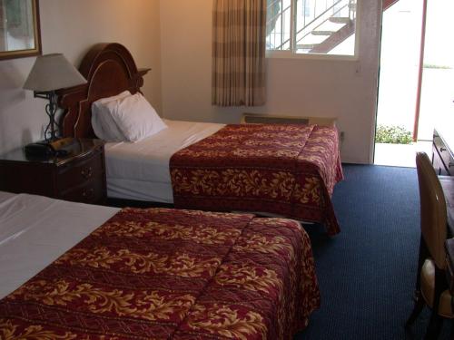 Valley Hotel - image 2