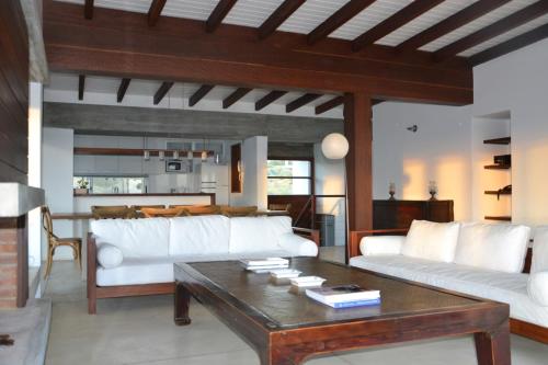 Best Vila in Manantiales - El Chorro with maid in Manantiales