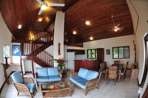 Palvelut, Poppys On The Lagoon Resort in Port Vila
