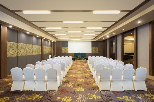 카스 프칼롱안 - 회의실/연회장